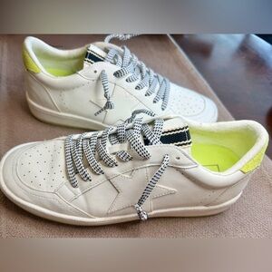 Shu Shop Paz Sneakers With Lime Green Accents Women’s Size 9